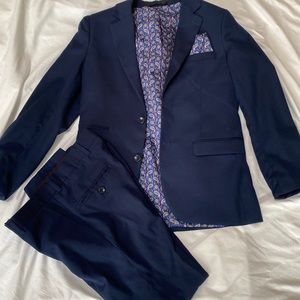 Isaac mizrahi navy suit size 14 , pre owned